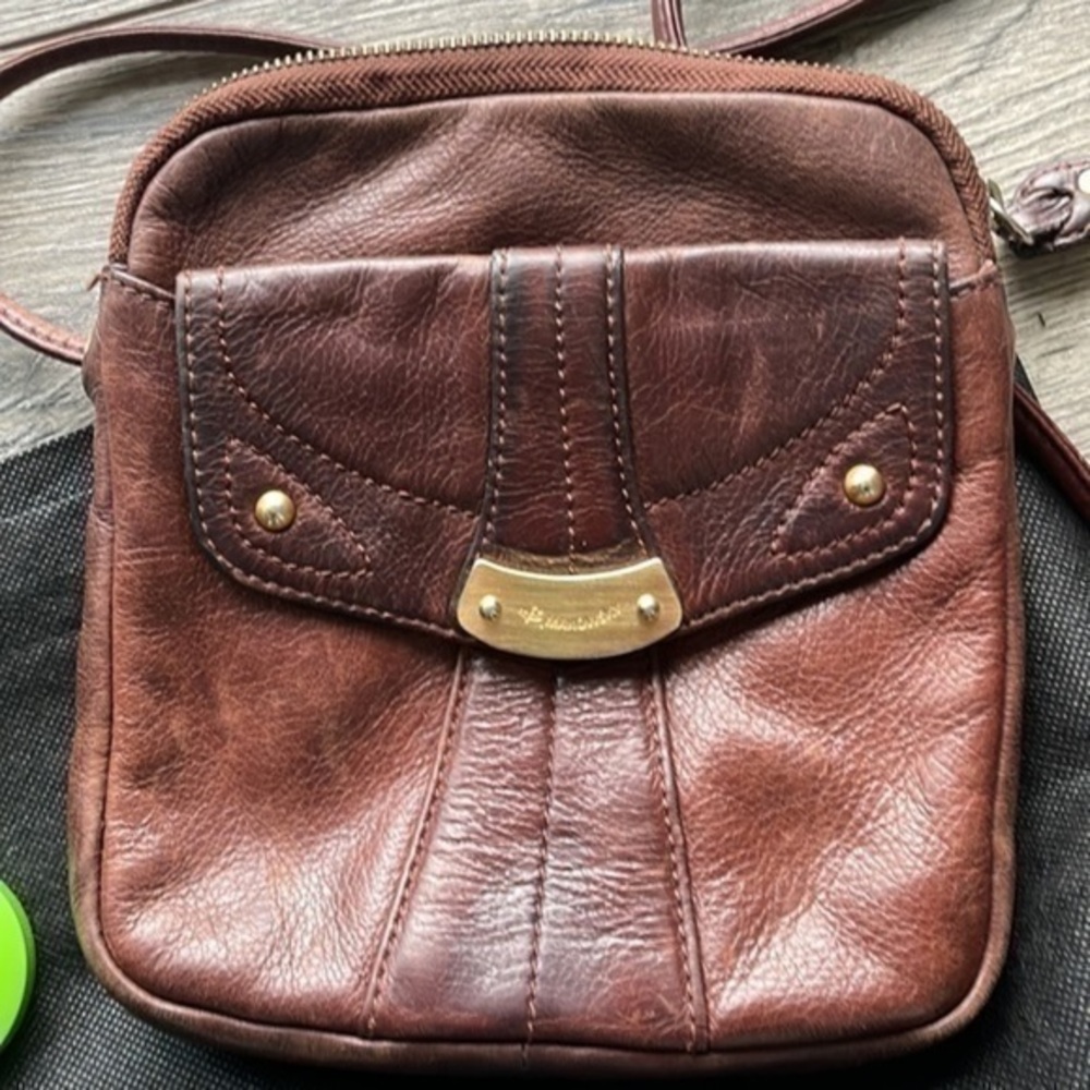 B. Makowski bag Brown leather purse